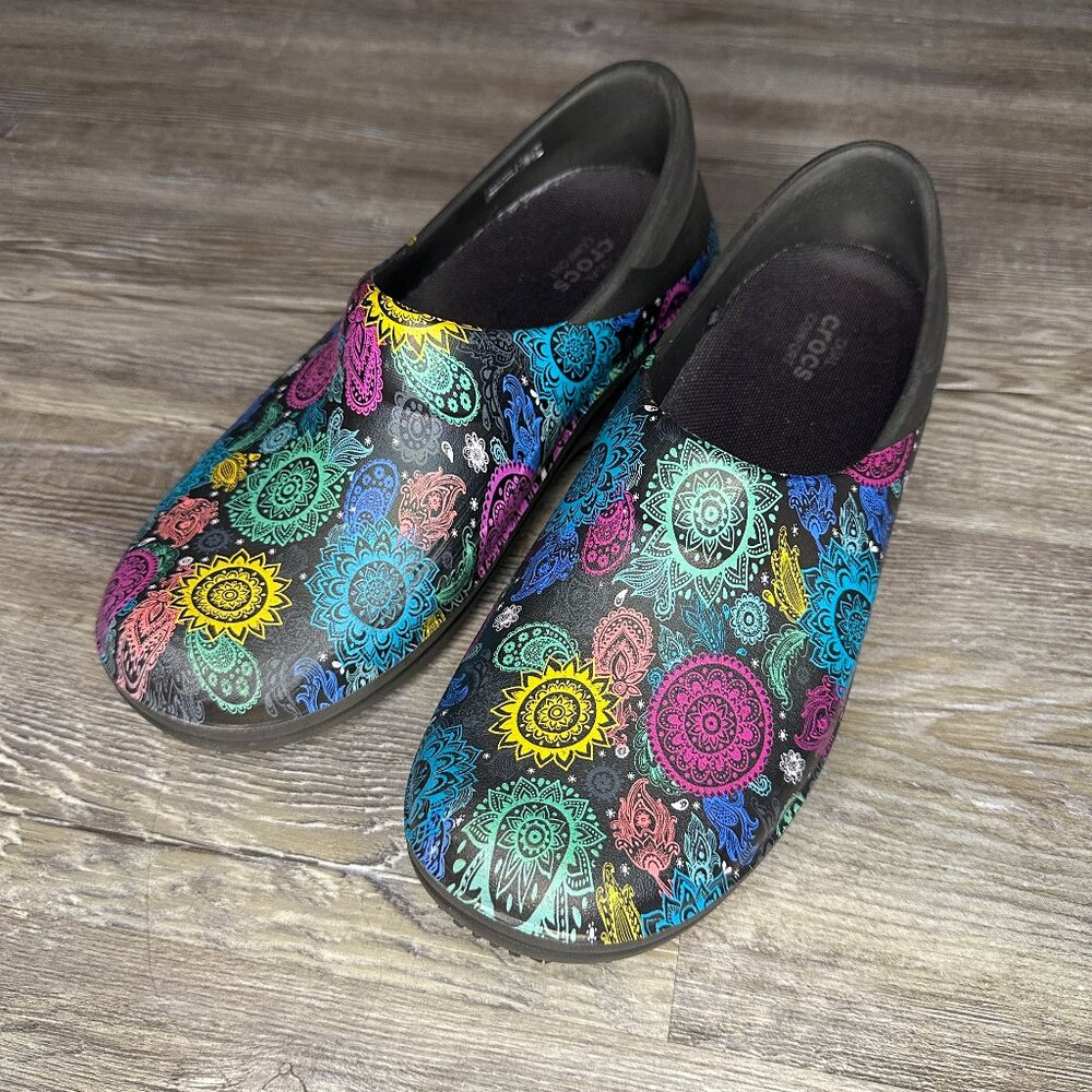 Crocs Womens Size 8 Clogs Neria Pro II Graphic Slip Resistant Floral Black